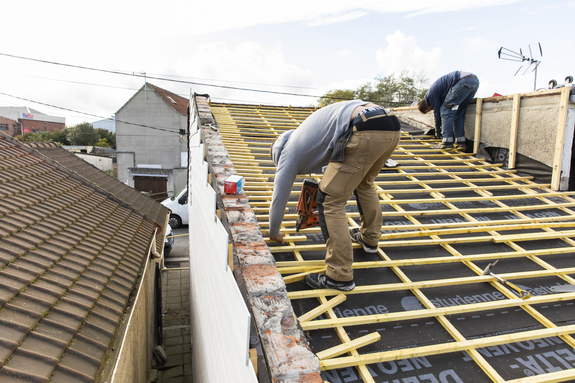 Pour vos travaux de rénovation de toiture à Béthune et Noeux-lès-Mines, contactez-nous pour une demande de devis !